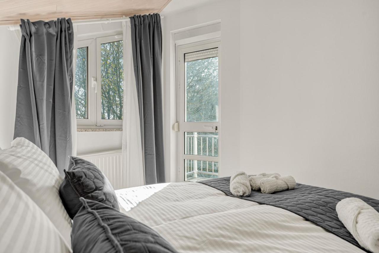 Astarea - Luxe Penthouse In Nature - Jacuzzi - Free Private Parking - Terrace & Balcony - Peace Zagreb Bagian luar foto