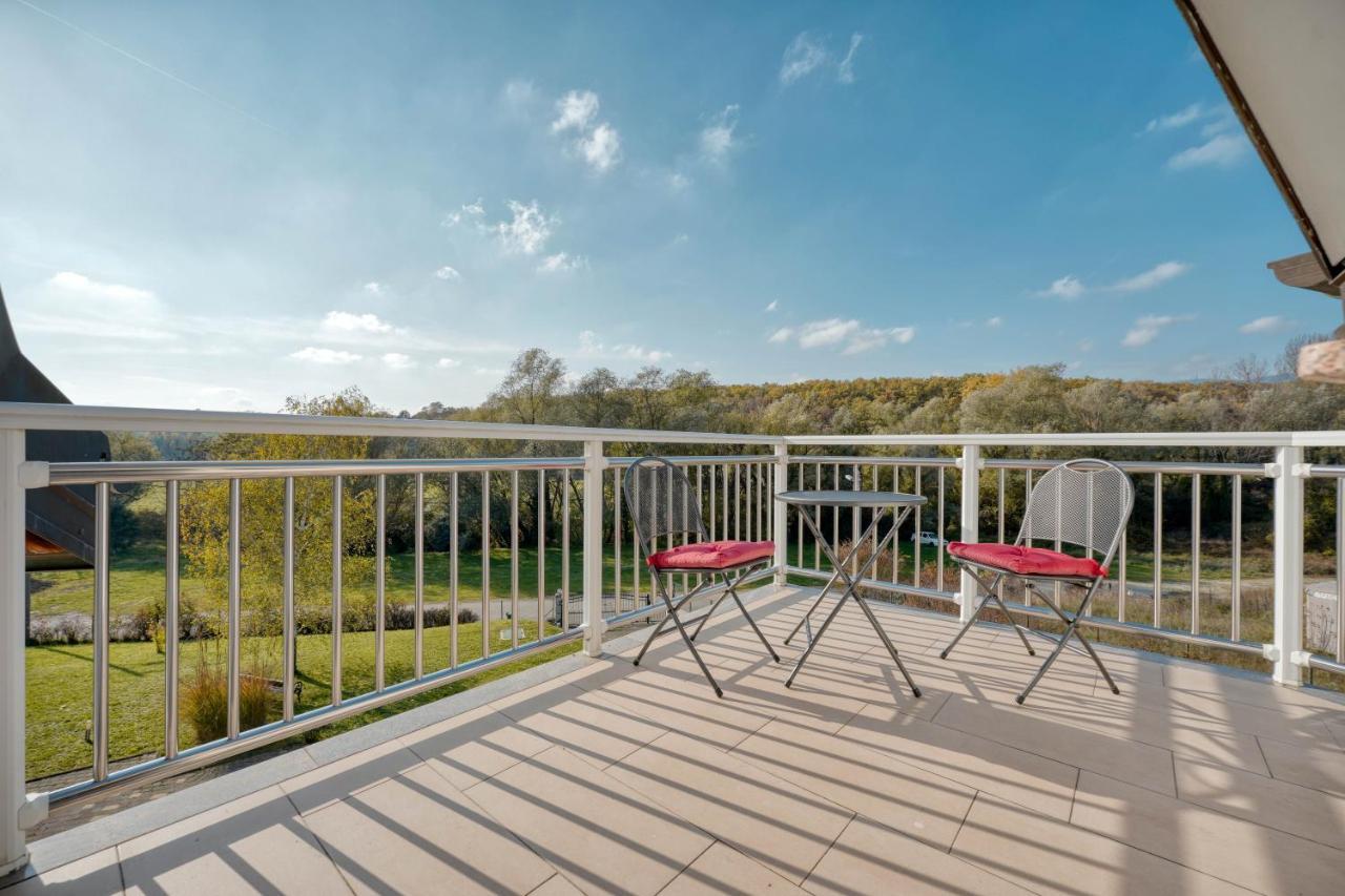 Astarea - Luxe Penthouse In Nature - Jacuzzi - Free Private Parking - Terrace & Balcony - Peace Zagreb Bagian luar foto