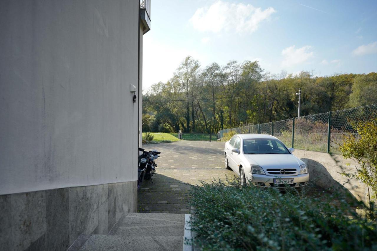 Astarea - Luxe Penthouse In Nature - Jacuzzi - Free Private Parking - Terrace & Balcony - Peace Zagreb Bagian luar foto