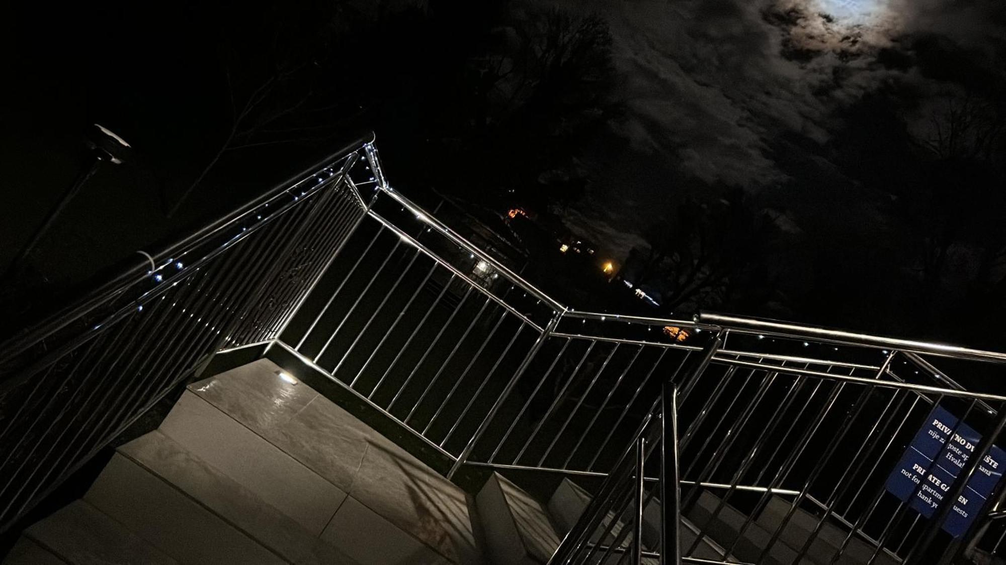 Astarea - Luxe Penthouse In Nature - Jacuzzi - Free Private Parking - Terrace & Balcony - Peace Zagreb Bagian luar foto