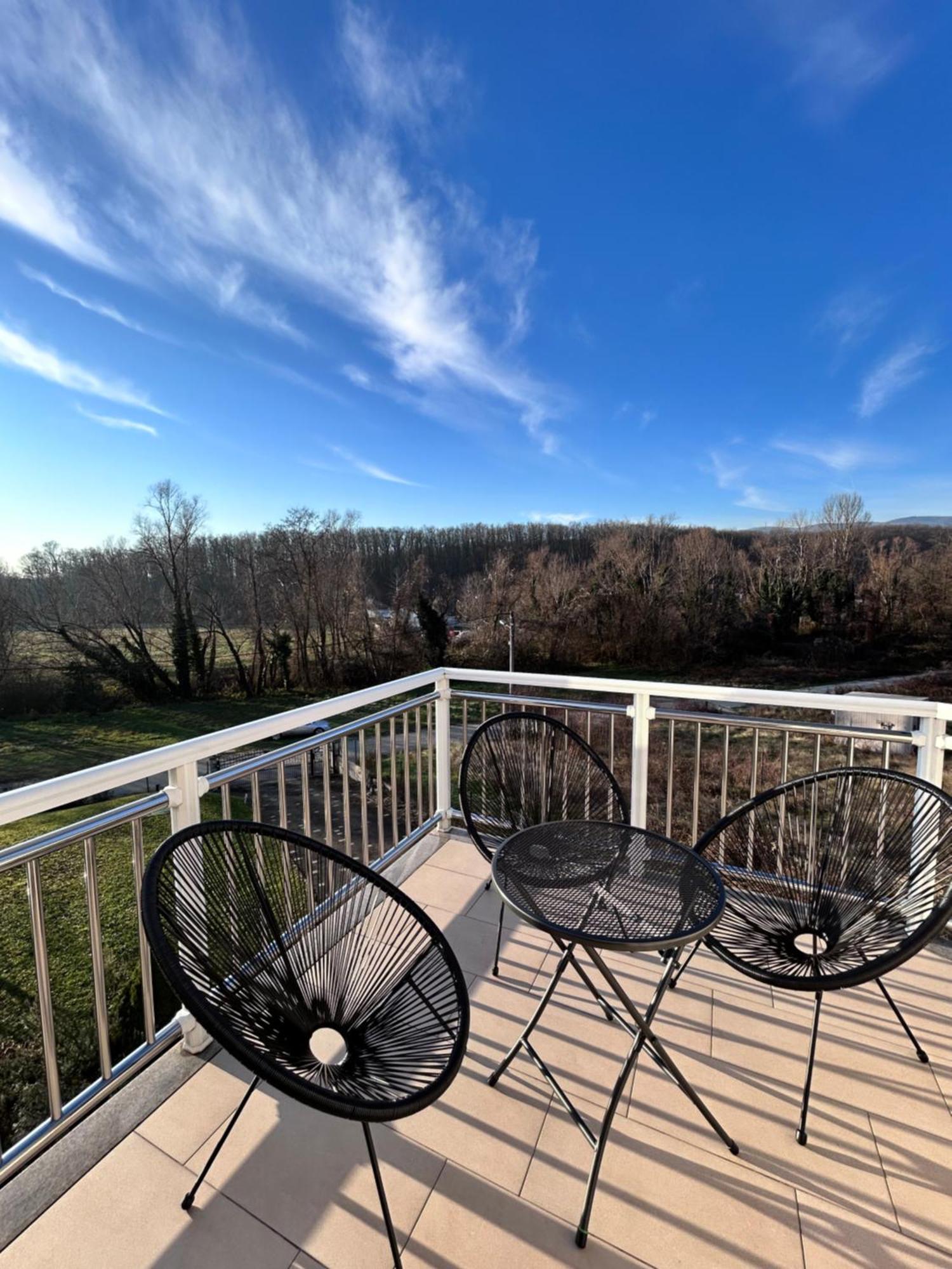 Astarea - Luxe Penthouse In Nature - Jacuzzi - Free Private Parking - Terrace & Balcony - Peace Zagreb Bagian luar foto